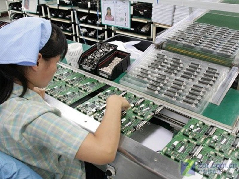 在当今科技飞速发展的时代，电子元器件的选择与应用成为众多工程师和科研人员面临的重要课题。本文通过案例分析的方式，探讨如何合理选择适合的电子元器件。